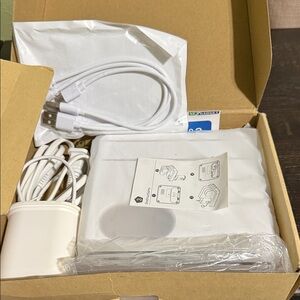 UNIVERSAL 3 in 1 USB CHARGING STATION